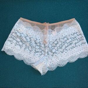 Victoria Secret Lace Cheeky Boyshorts Crochet Lace Shorts Panty Zip Up White S